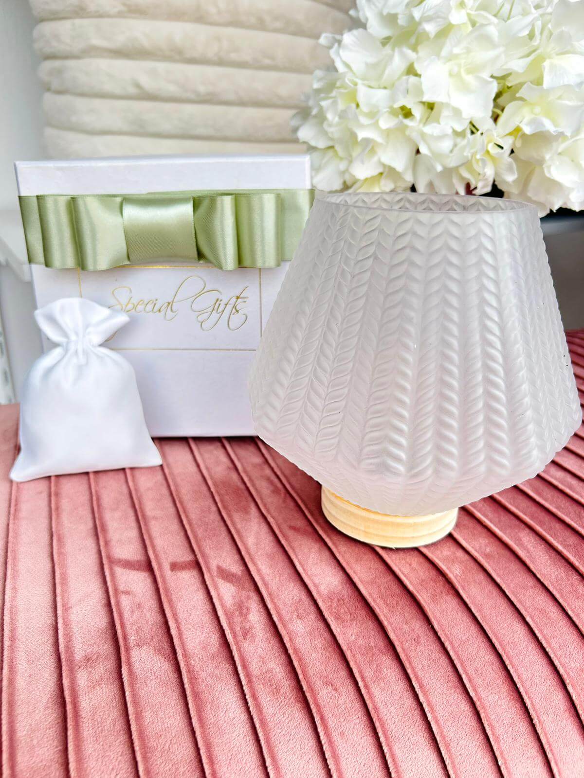 Lampada Bianca Vetro Special Gifts – Bomboniera 12,5x18 cm con Scatola - The King Luxury