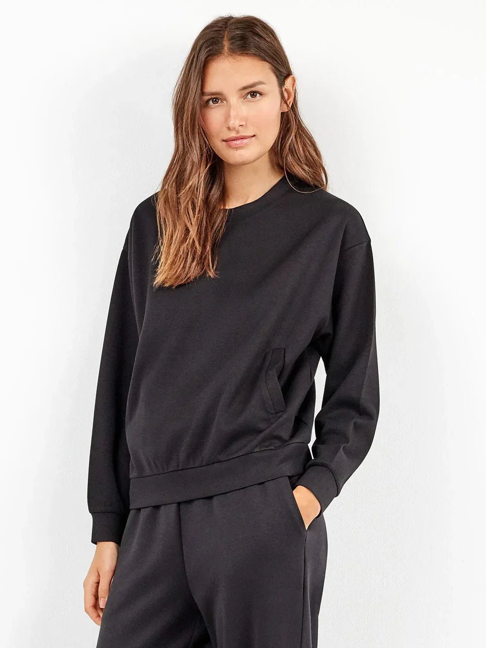 Pigiama Tuta Donna Autunno/Inverno Gisela 2/70004TB – Felpa Crop e Pantalone Soft Touch Nero - The King Luxury
