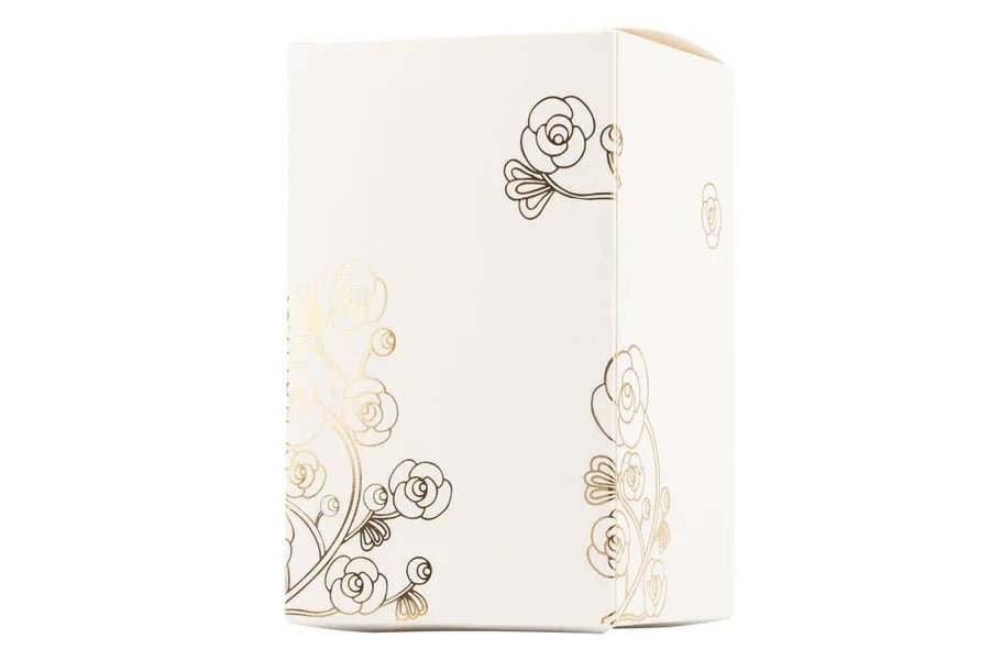 Scatola porcellana bianca media con coperchio oro e fiore bianco con candela profumata Matrimonio - The King Luxury