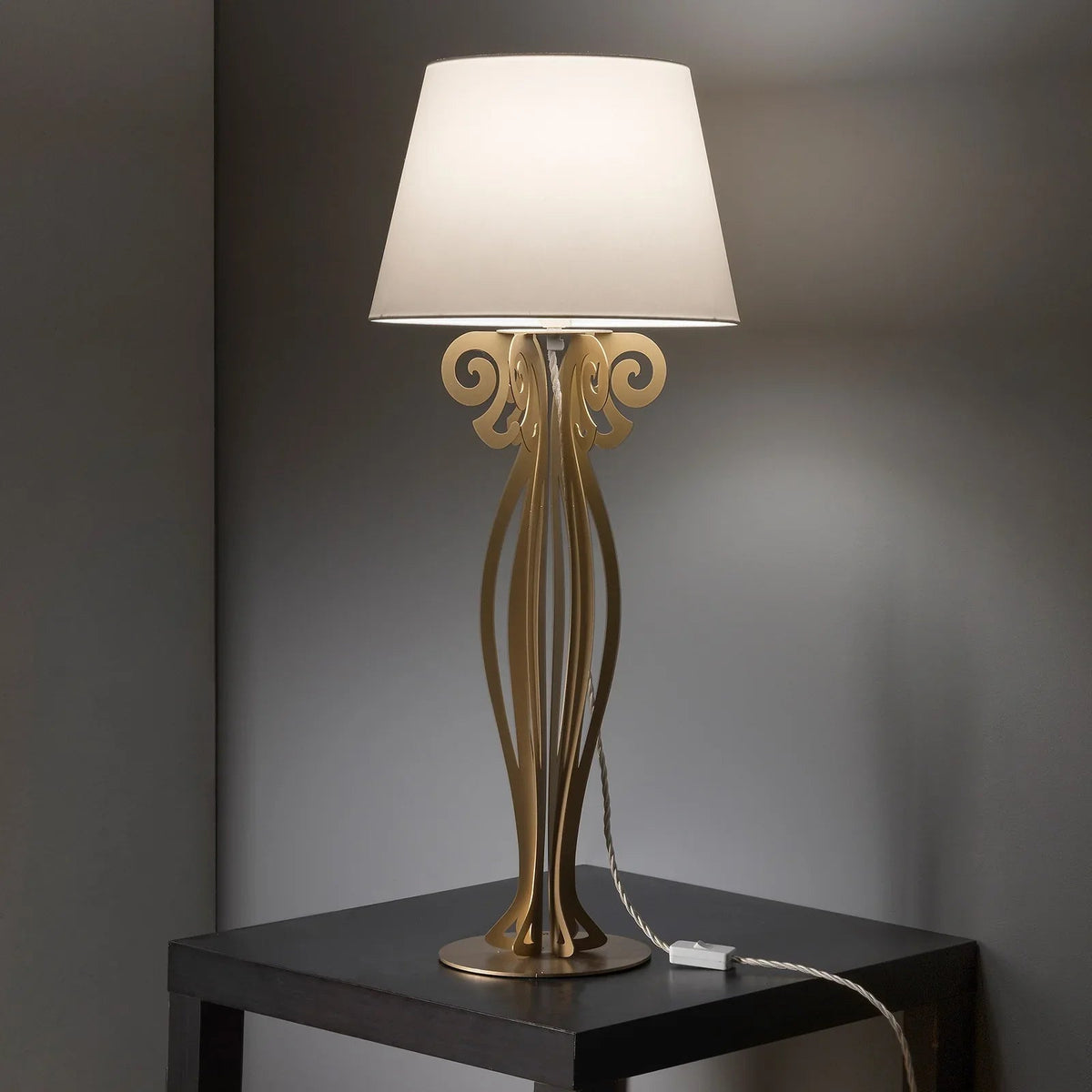 Lampada da Tavolo Circeo Arti & Mestieri in Ferro – Design Moderno - The King Luxury